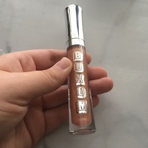 Buxom Lip Gloss in shade “Melissa”